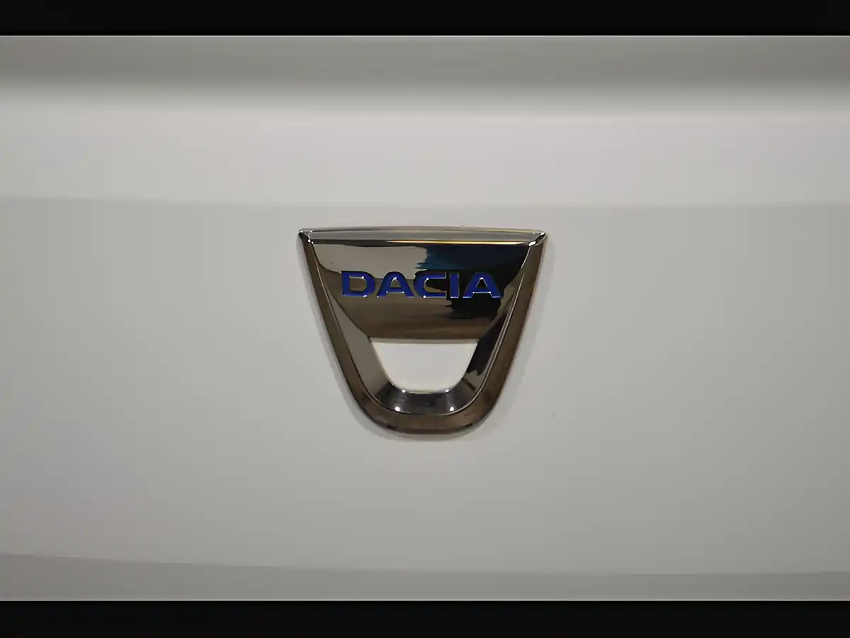 Used 2022 Dacia Sandero Access Glacier White - Interior and Exterior details 16