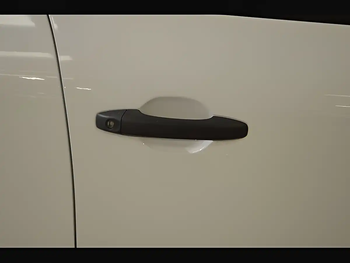 Used 2022 Dacia Sandero Access Glacier White - Interior and Exterior details 17