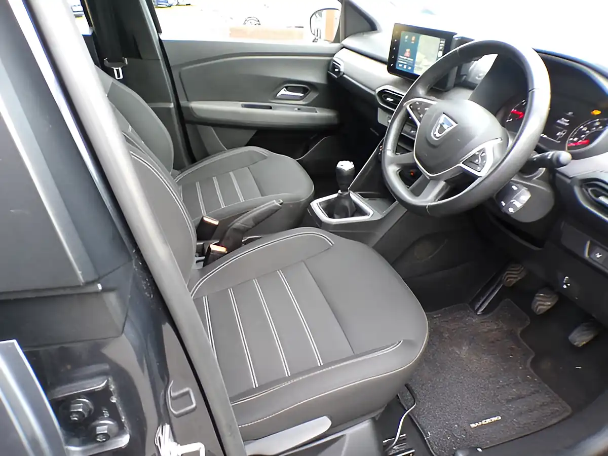 Used 2022 Dacia Sandero Comfort Slate Grey - Interior and Exterior details 15