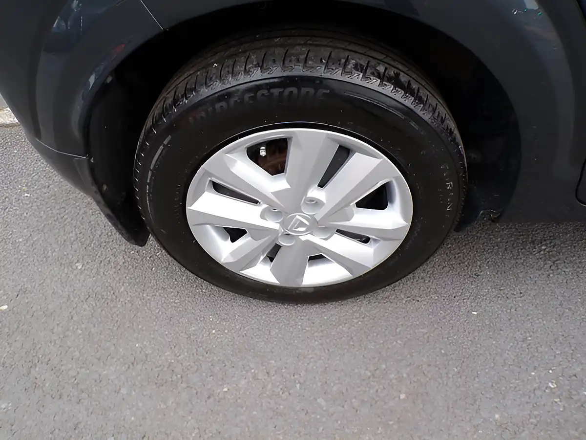 Used 2022 Dacia Sandero Comfort Slate Grey - Interior and Exterior details 17
