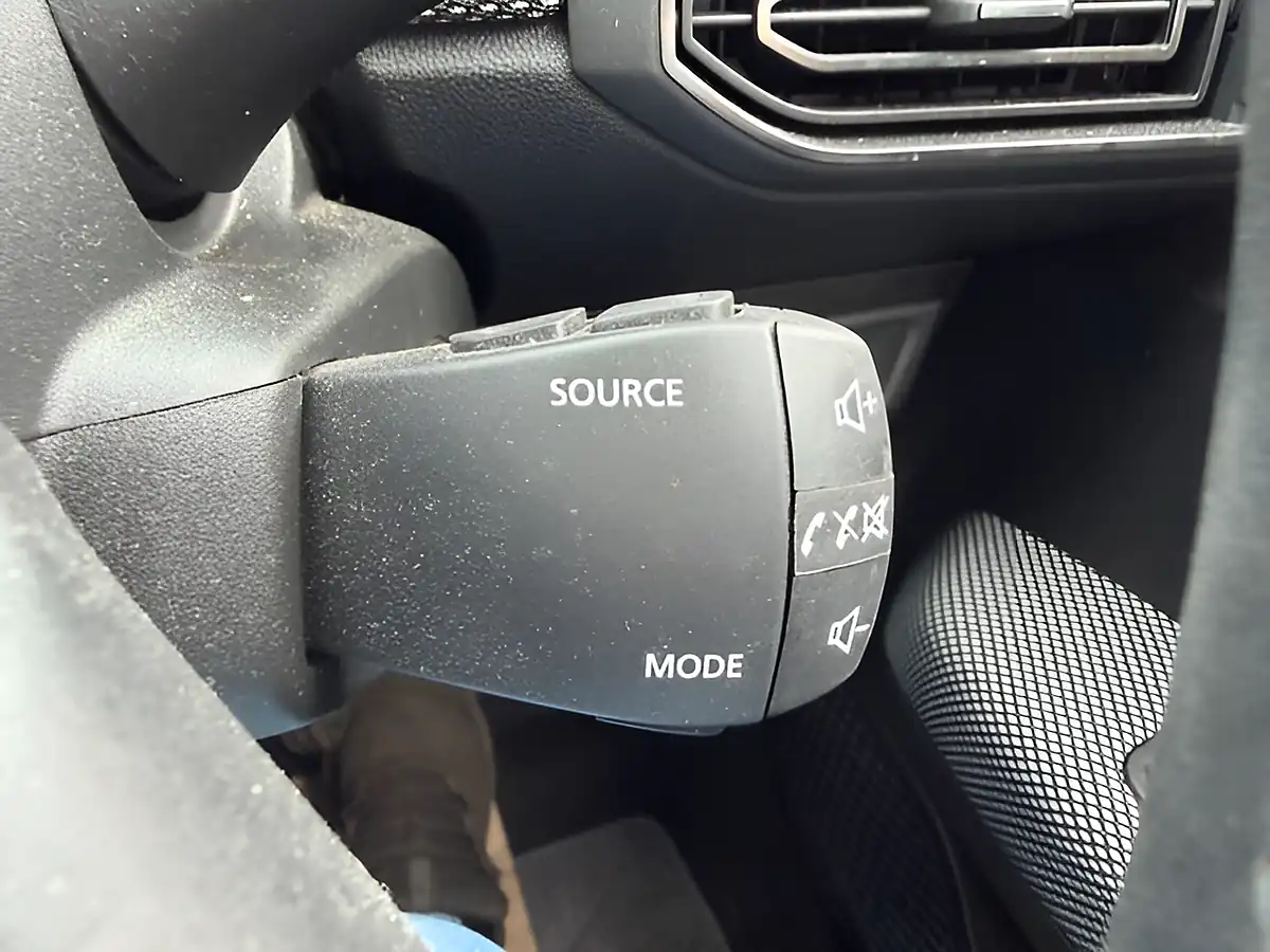 Used 2022 Dacia Sandero Comfort White - Interior and Exterior details 14