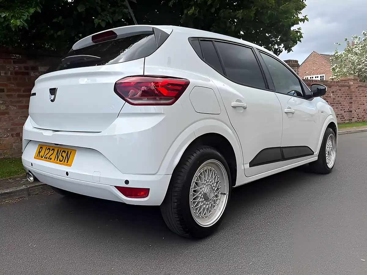 Used 2022 Dacia Sandero Comfort White - Interior and Exterior details 5