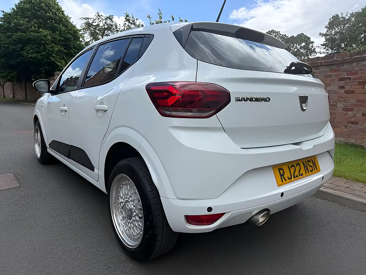 Used 2022 Dacia Sandero Comfort White - Interior and Exterior details 6
