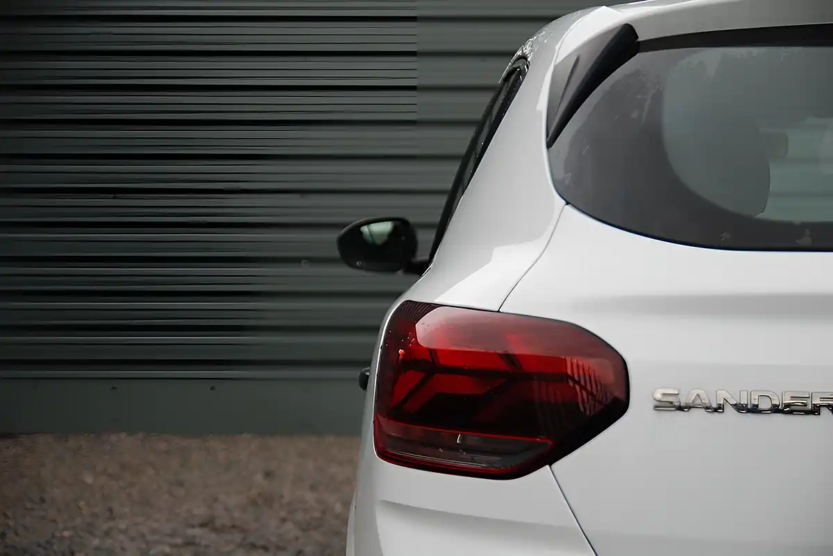 Used 2022 Dacia Sandero Essential White - Interior and Exterior details 10