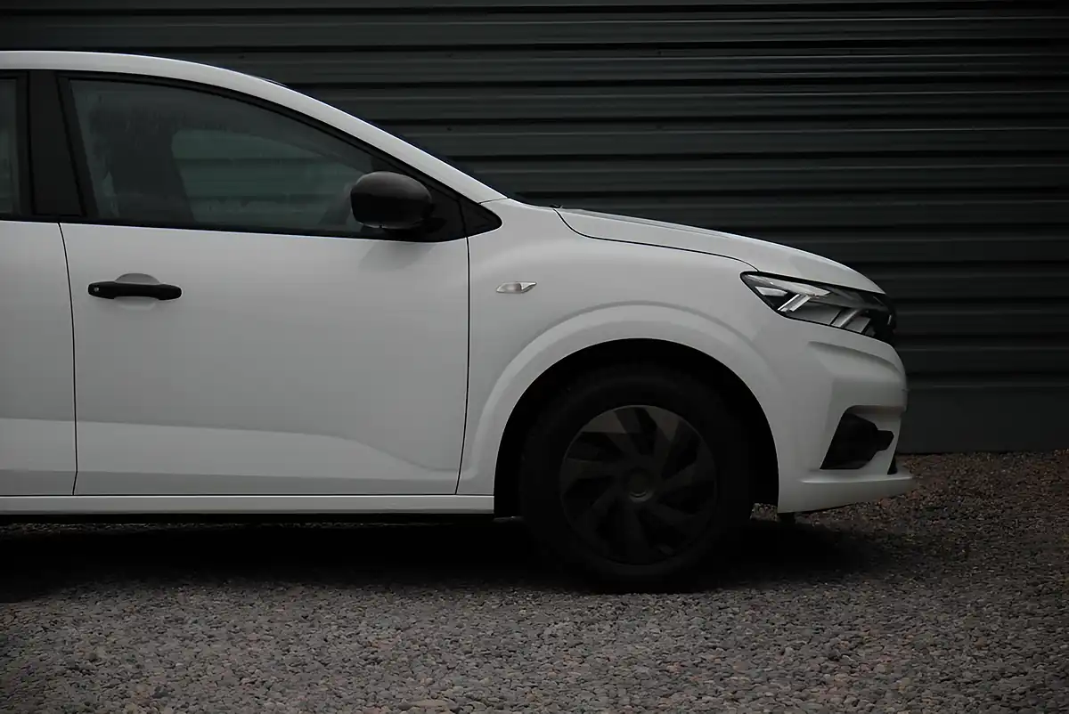 Used 2022 Dacia Sandero Essential White - Interior and Exterior details 13
