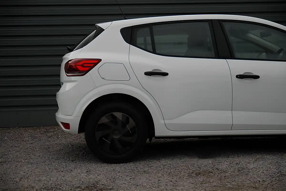 Used 2022 Dacia Sandero Essential White - Interior and Exterior details 14