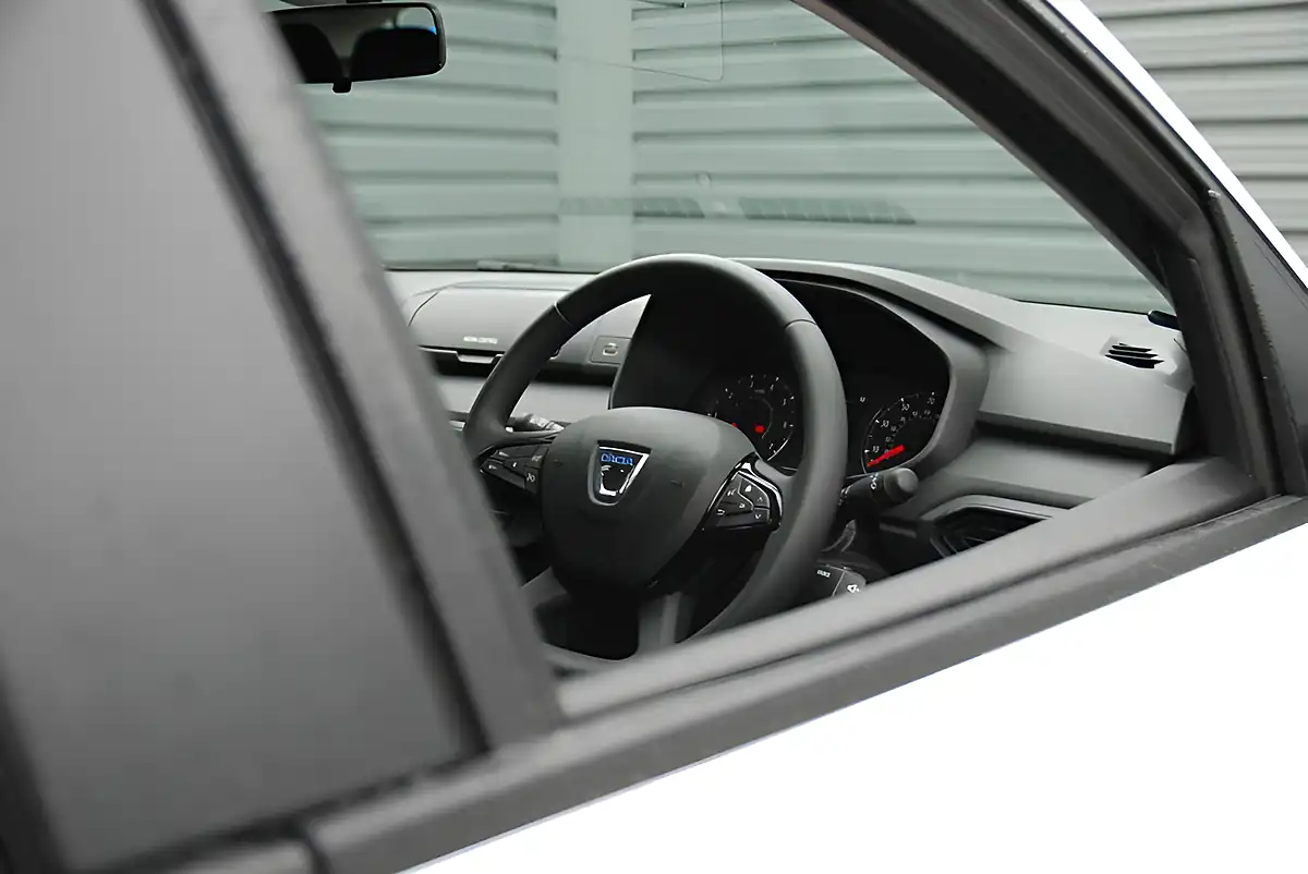 Used 2022 Dacia Sandero Essential White - Interior and Exterior details 15