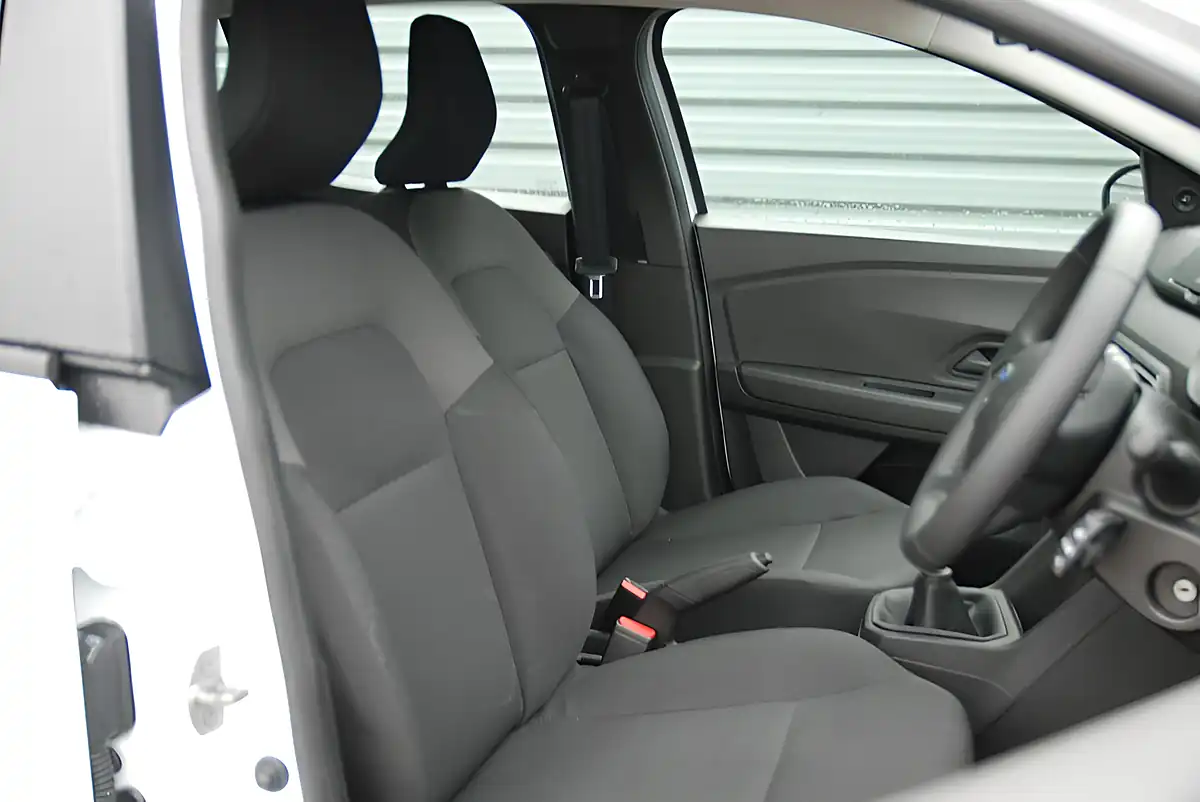 Used 2022 Dacia Sandero Essential White - Interior and Exterior details 3