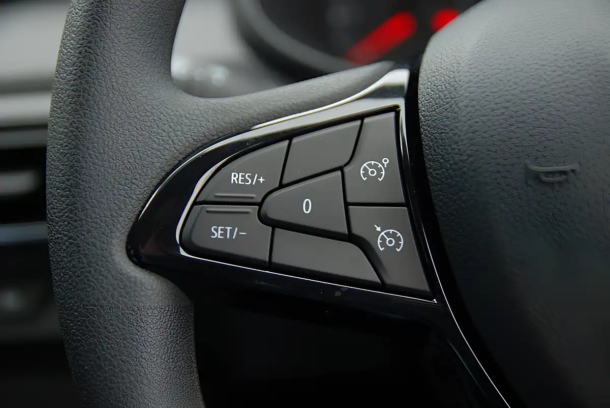 Used 2022 Dacia Sandero Essential White - Interior and Exterior details 5