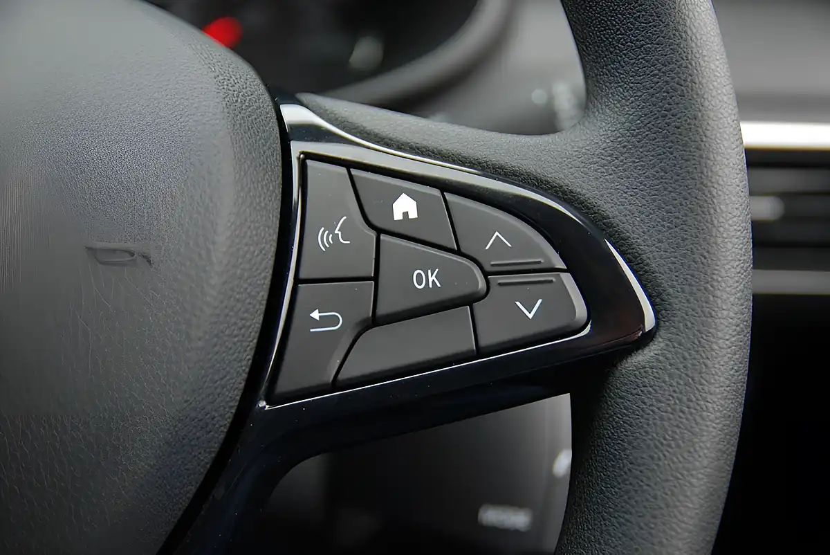 Used 2022 Dacia Sandero Essential White - Interior and Exterior details 6