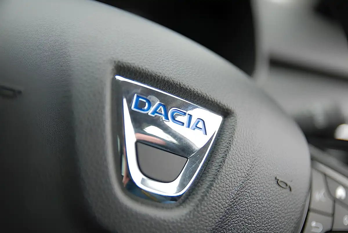 Used 2022 Dacia Sandero Essential White - Interior and Exterior details 8