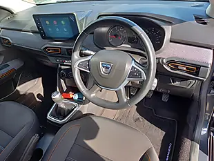 Used 2022 Dacia Sandero Stepway Comfort Grey - Interior and Exterior details 11