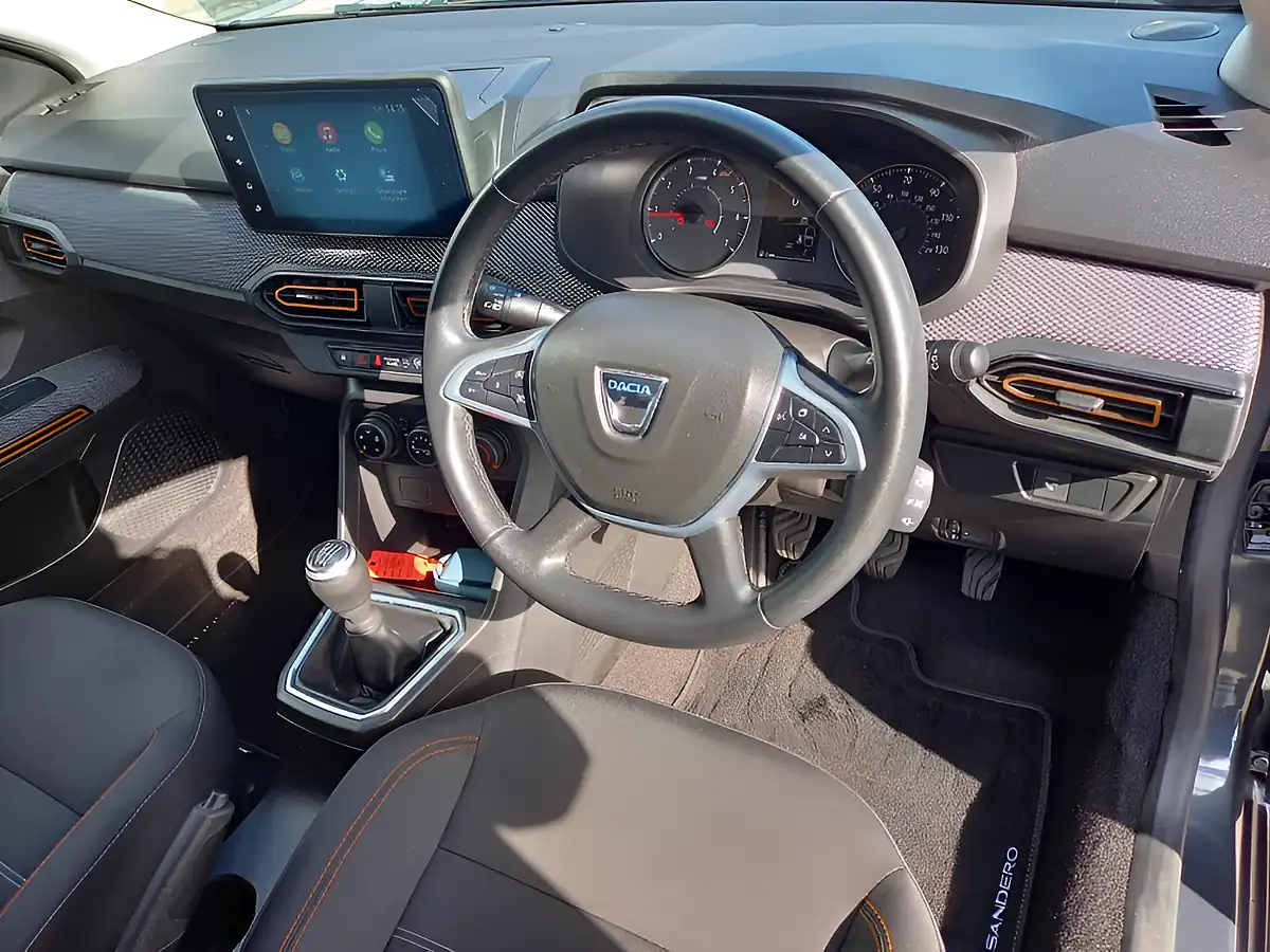 Used 2022 Dacia Sandero Stepway Comfort Grey - Interior and Exterior details 11