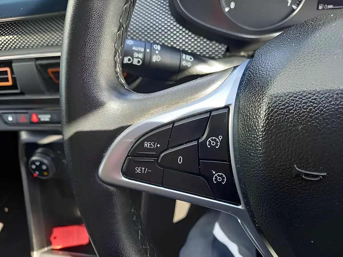 Used 2022 Dacia Sandero Stepway Comfort Grey - Interior and Exterior details 18