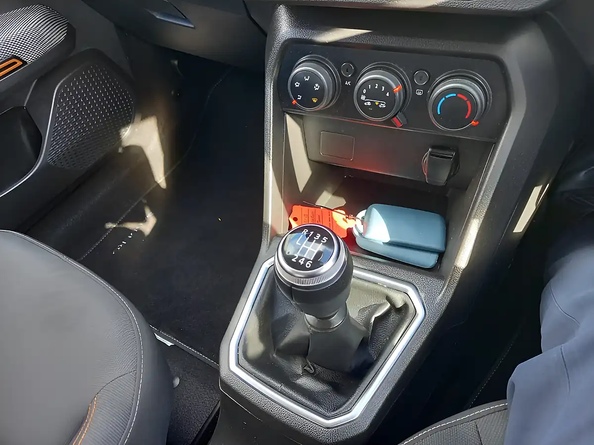 Used 2022 Dacia Sandero Stepway Comfort Grey - Interior and Exterior details 20