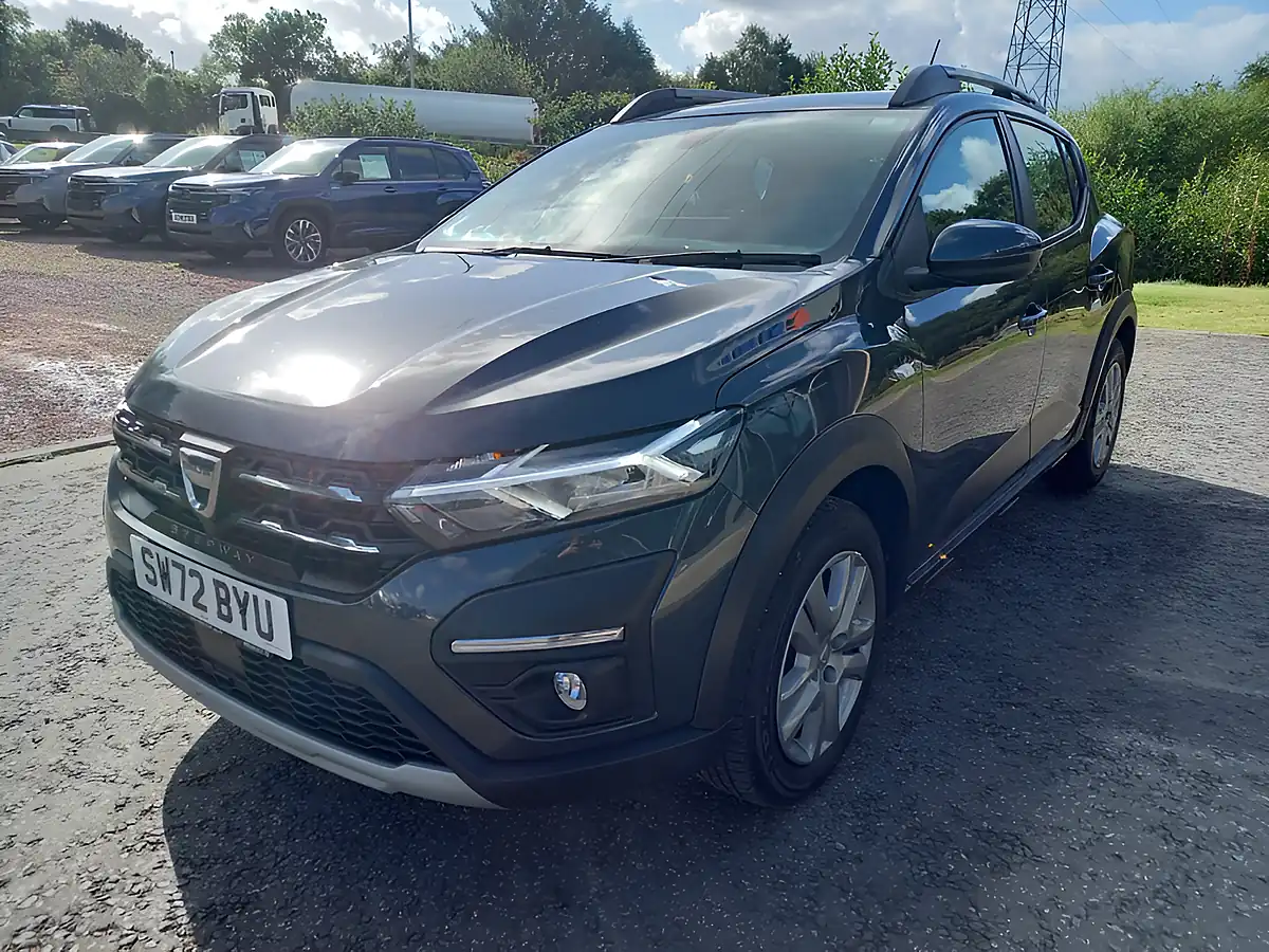 Used 2022 Dacia Sandero Stepway Comfort Grey - Interior and Exterior details 3