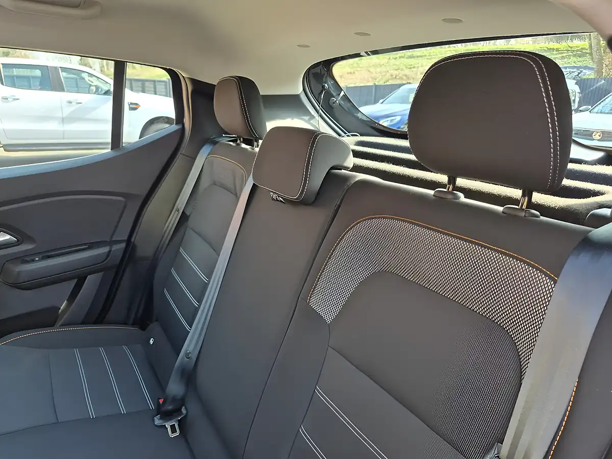 Used 2022 Dacia Sandero Stepway Comfort Slate Grey - Interior and Exterior details 14