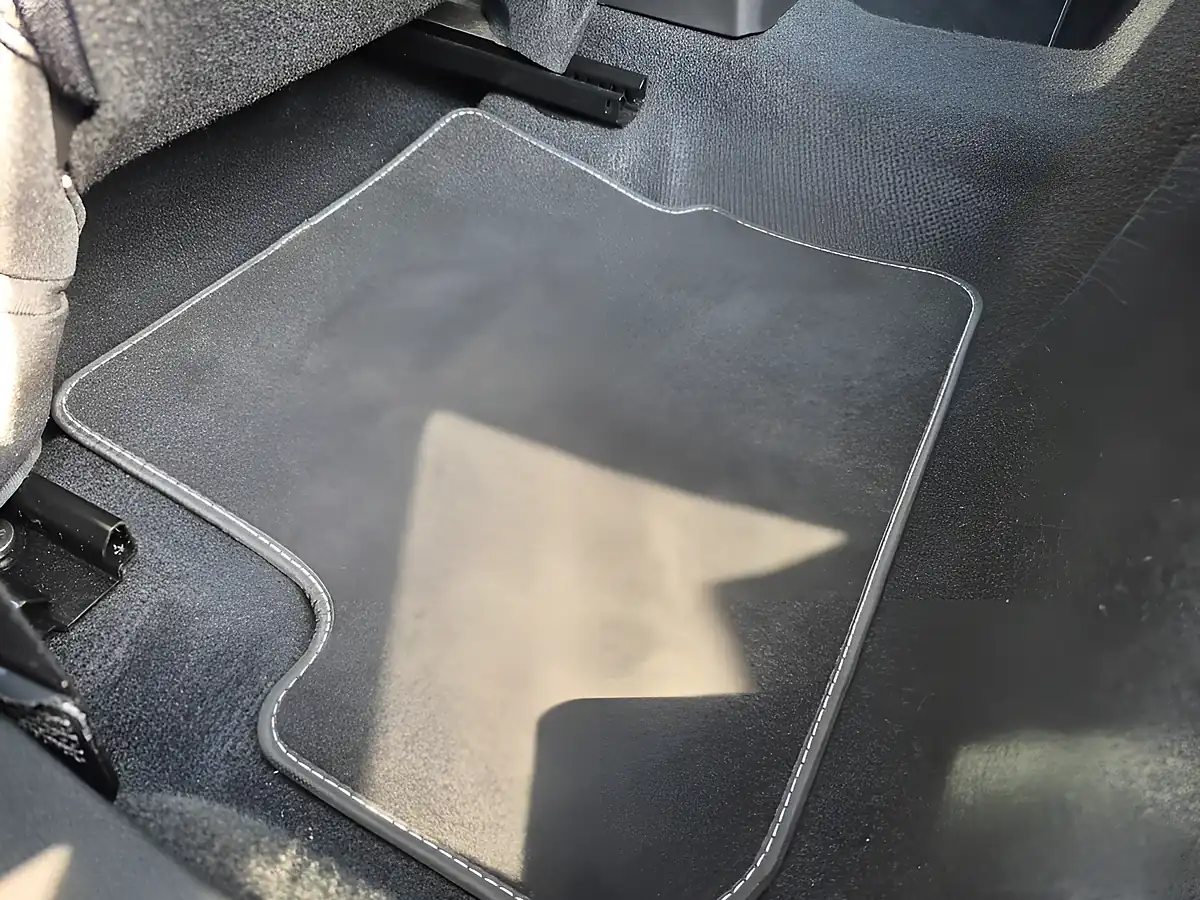 Used 2022 Dacia Sandero Stepway Comfort Slate Grey - Interior and Exterior details 18