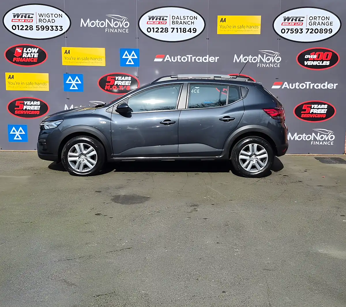 Used 2022 Dacia Sandero Stepway Comfort Slate Grey - Interior and Exterior details 2