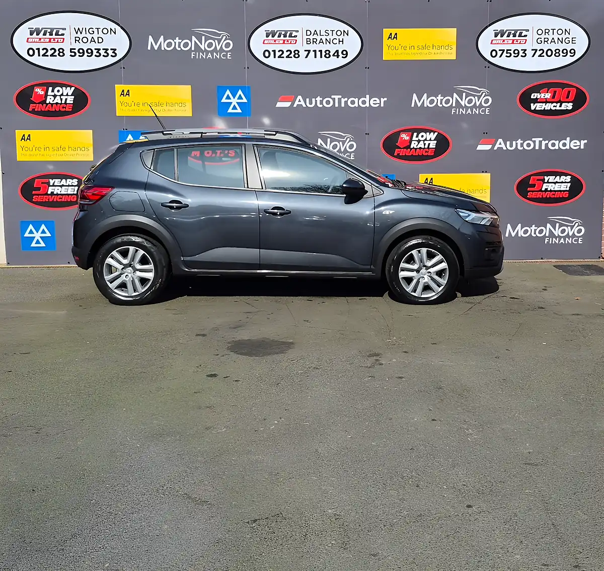 Used 2022 Dacia Sandero Stepway Comfort Slate Grey - Interior and Exterior details 5