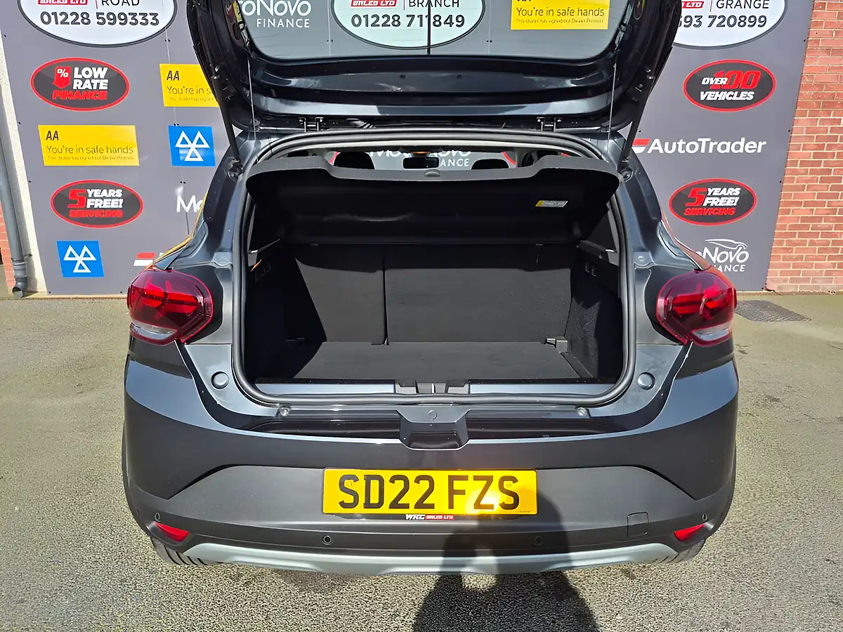 Used 2022 Dacia Sandero Stepway Comfort Slate Grey - Interior and Exterior details 9
