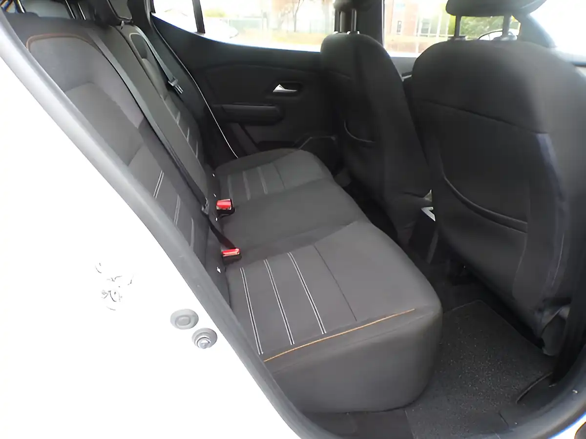 Used 2022 Dacia Sandero Stepway Comfort White - Interior and Exterior details 13
