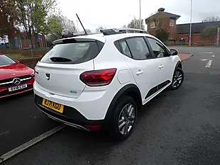 Used 2022 Dacia Sandero Stepway Comfort White - Interior and Exterior details 4