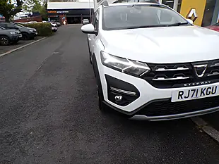 Used 2022 Dacia Sandero Stepway Comfort White - Interior and Exterior details 6