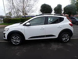 Used 2022 Dacia Sandero Stepway Comfort White - Interior and Exterior details 8