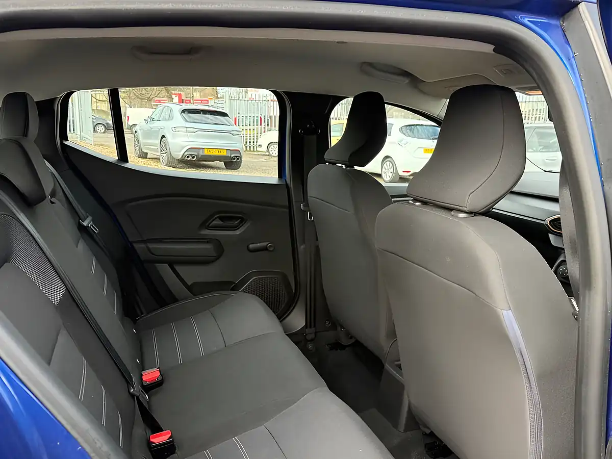 Used 2022 Dacia Sandero Stepway Essential Blue - Interior and Exterior details 10