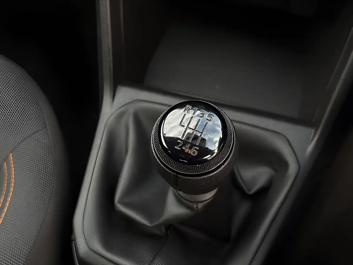 Used 2022 Dacia Sandero Stepway Essential Blue - Interior and Exterior details 15