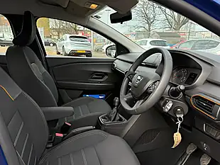Used 2022 Dacia Sandero Stepway Essential Blue - Interior and Exterior details 6