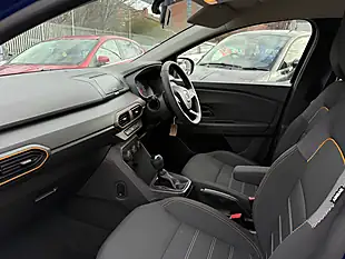 Used 2022 Dacia Sandero Stepway Essential Blue - Interior and Exterior details 8
