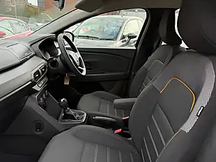 Used 2022 Dacia Sandero Stepway Essential Blue - Interior and Exterior details 9