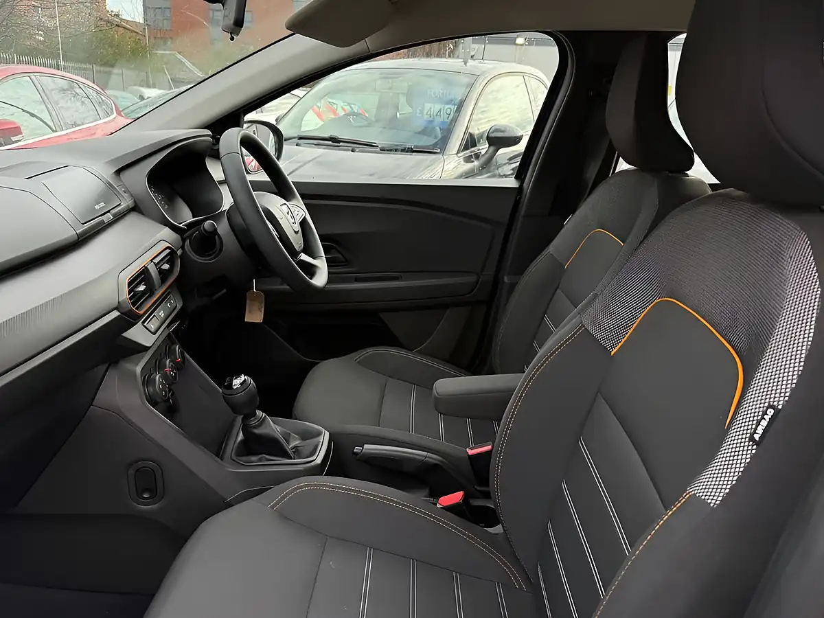 Used 2022 Dacia Sandero Stepway Essential Blue - Interior and Exterior details 9
