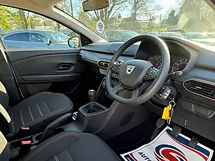 Used 2022 Dacia Sandero Stepway Essential Glacier White - Interior and Exterior details 14