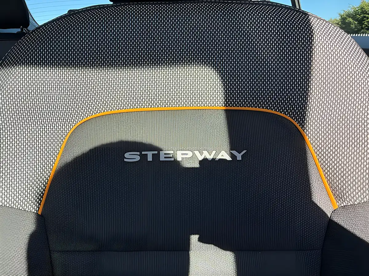 Used 2022 Dacia Sandero Stepway Essential Glacier White - Interior and Exterior details 18