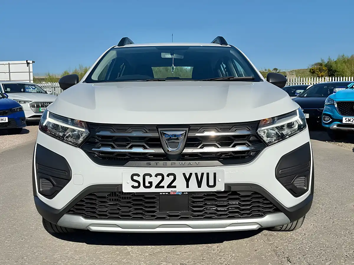 Used 2022 Dacia Sandero Stepway Essential Glacier White - Interior and Exterior details 2