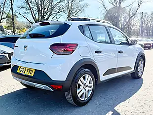 Used 2022 Dacia Sandero Stepway Essential Glacier White - Interior and Exterior details 5