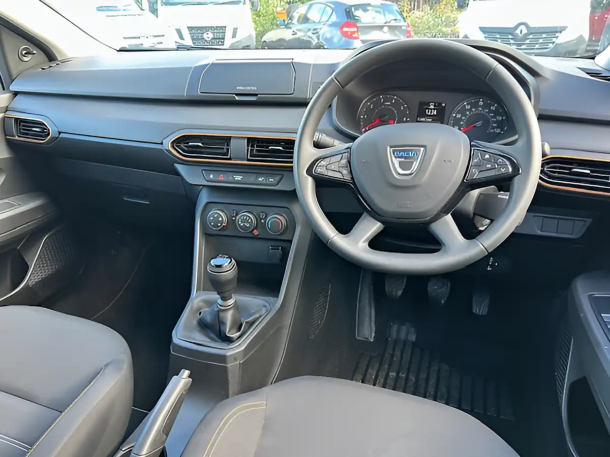 Used 2022 Dacia Sandero Stepway Essential Red - Interior and Exterior details 10