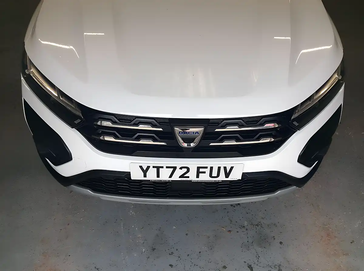 Used 2022 Dacia Sandero Stepway Essential White - Interior and Exterior details 10