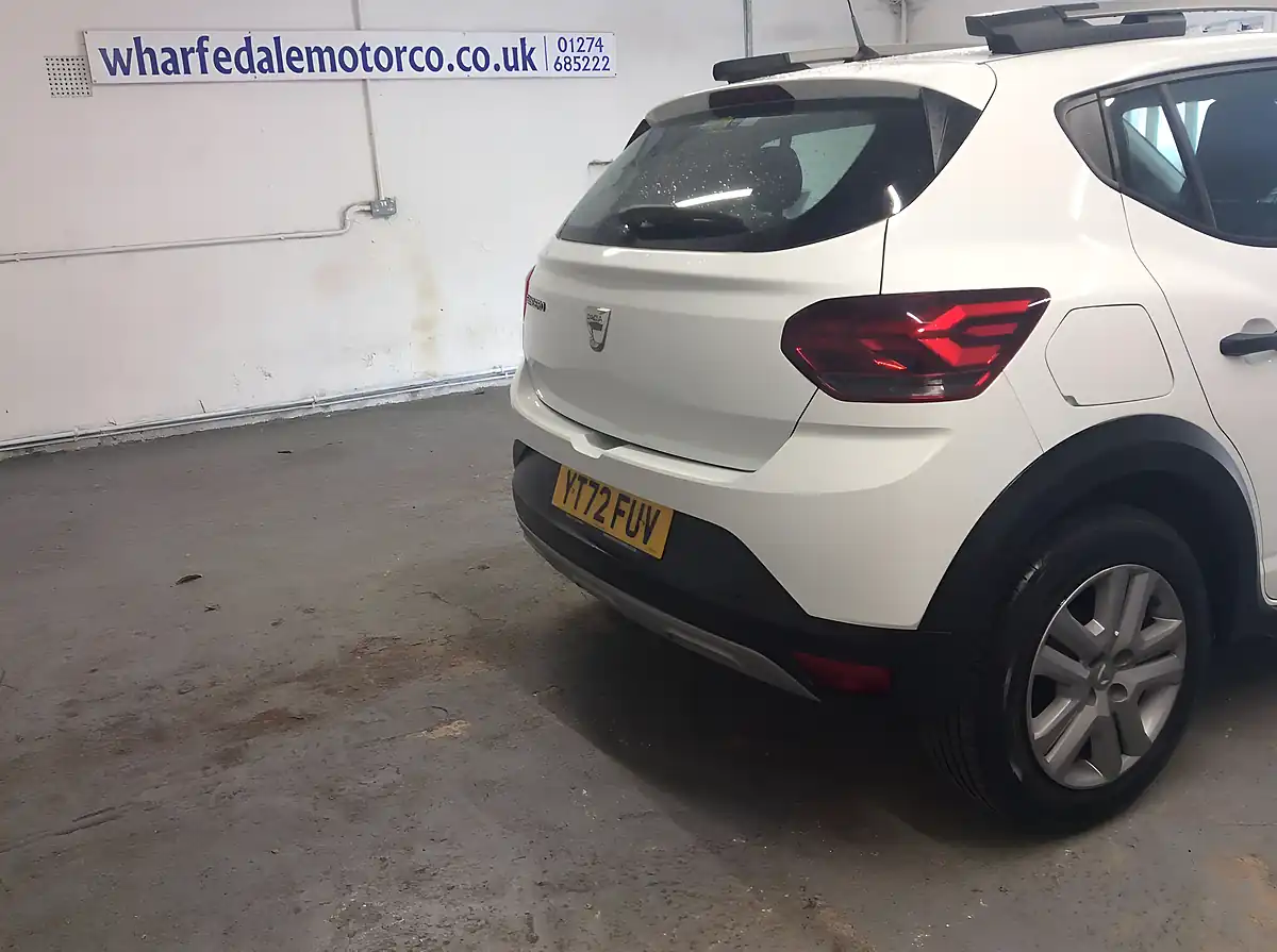 Used 2022 Dacia Sandero Stepway Essential White - Interior and Exterior details 11