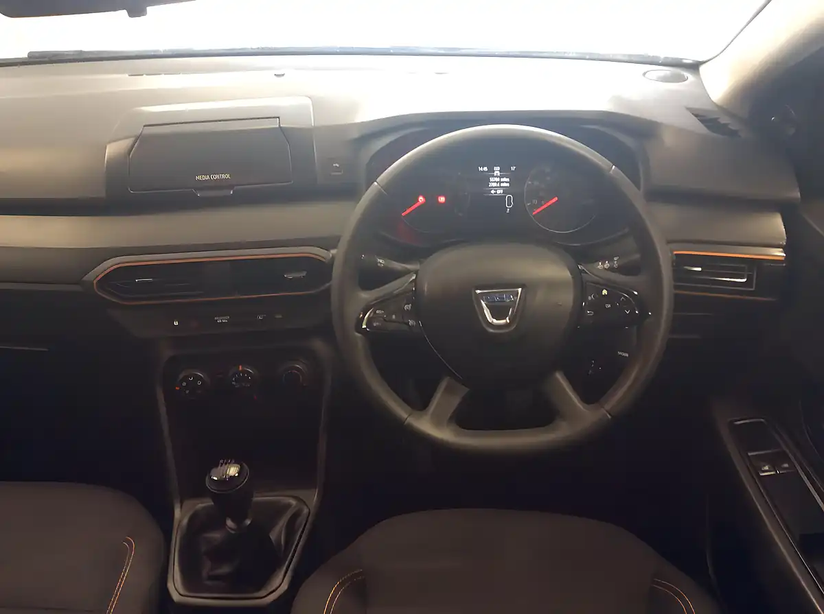 Used 2022 Dacia Sandero Stepway Essential White - Interior and Exterior details 14