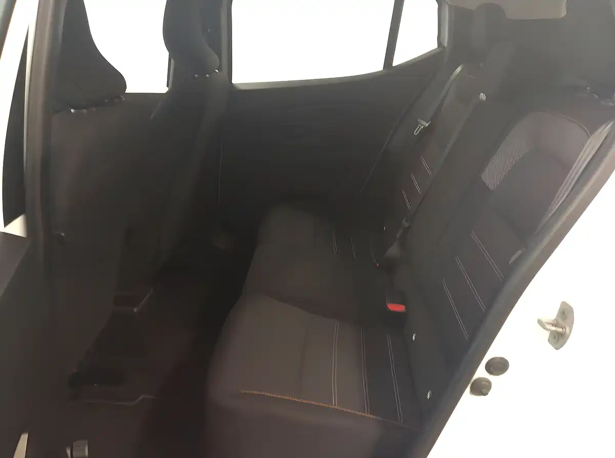 Used 2022 Dacia Sandero Stepway Essential White - Interior and Exterior details 16