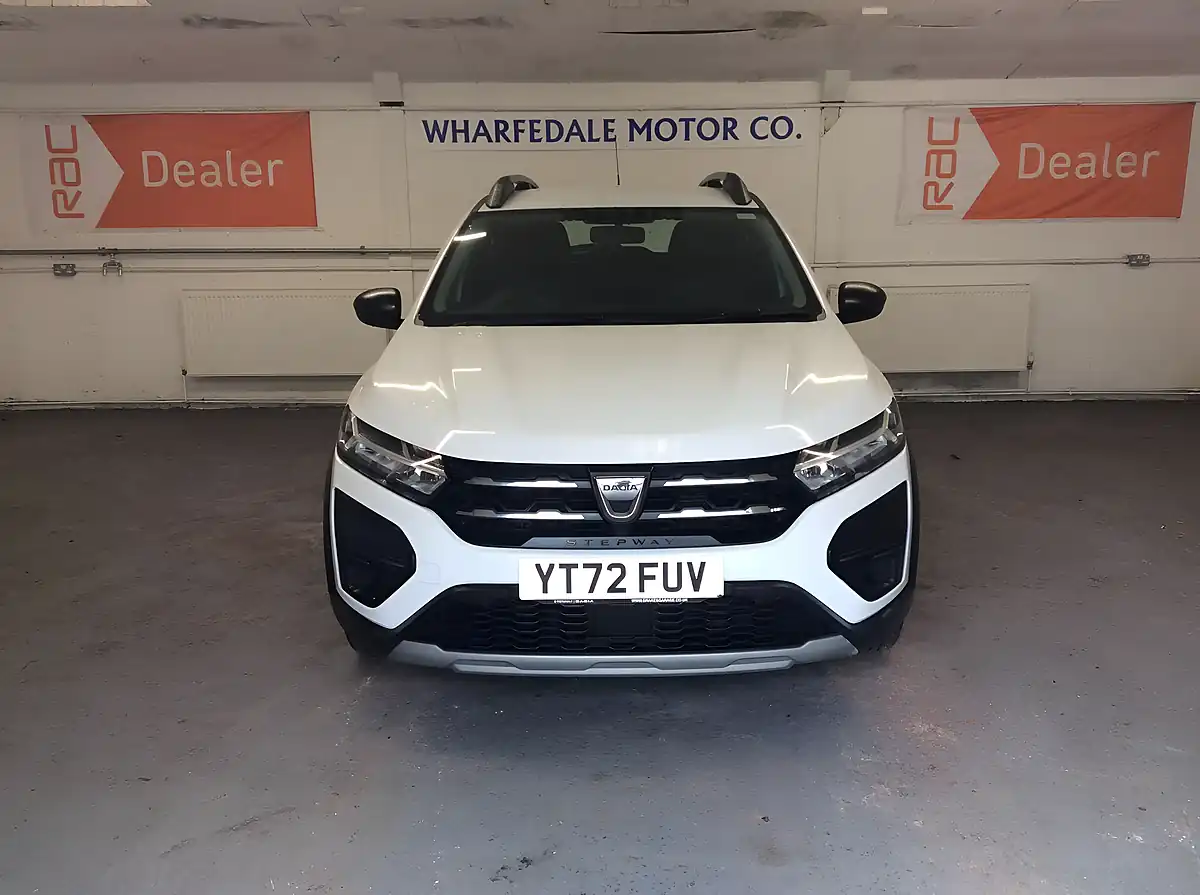 Used 2022 Dacia Sandero Stepway Essential White - Interior and Exterior details 3