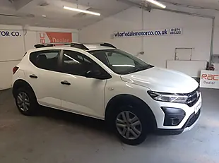 Used 2022 Dacia Sandero Stepway Essential White - Interior and Exterior details 6