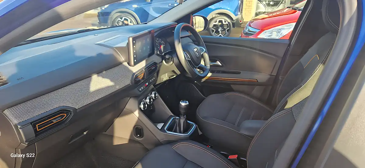 Used 2022 Dacia Sandero Stepway Prestige Blue - Interior and Exterior details 13