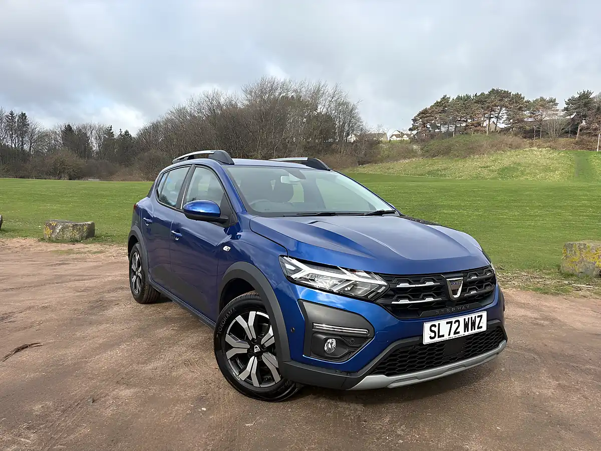 Used 2022 Dacia Sandero Stepway Prestige Iron Blue - Interior and Exterior details 11