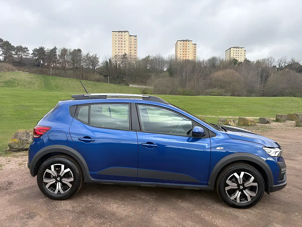Used 2022 Dacia Sandero Stepway Prestige Iron Blue - Interior and Exterior details 17
