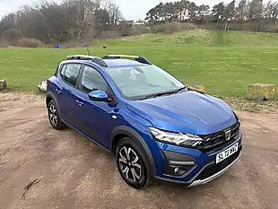 Used 2022 Dacia Sandero Stepway Prestige Iron Blue - Interior and Exterior details 18